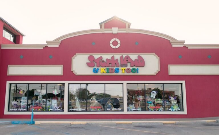 17274 stork land and kids too 768x475