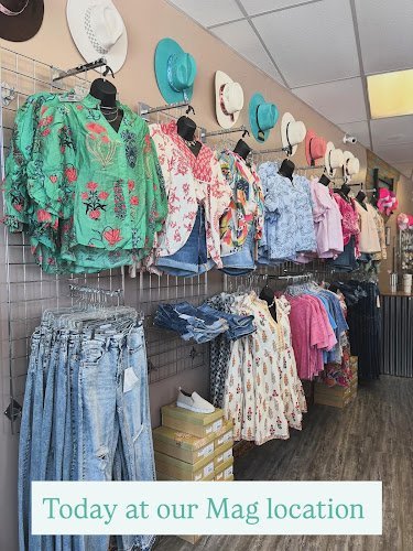 17289 six shooter junction boutique 1