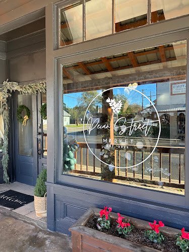 17352 pecan street market 1