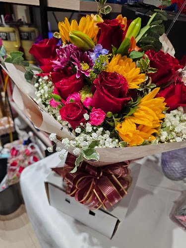 17376 elegance flowers gifts 1