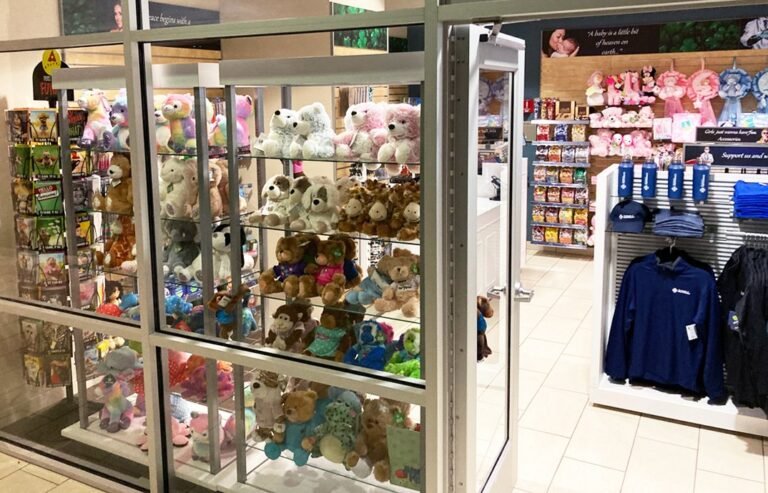 17532 cloverkey gift shop at hospitals of providence transmountain campus 768x493