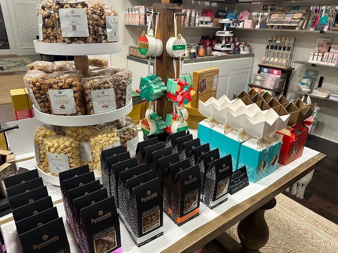 17670 monarch gift boutique 1