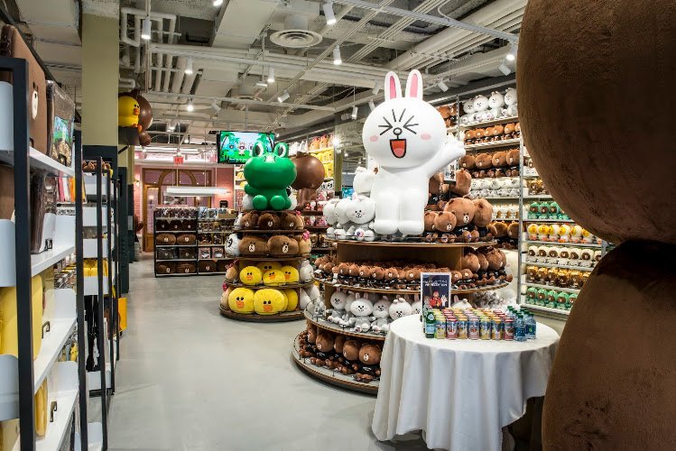 17709 line friends new york times square store 1
