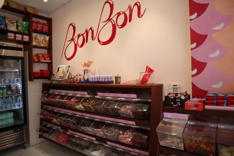 20638 bonbon 8211 a swedish candy co 1 768x512