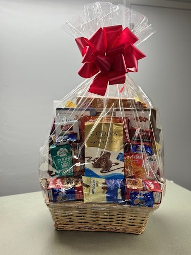 20729 fruit basket delivery 1