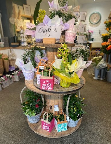 21130 richards floral design 1