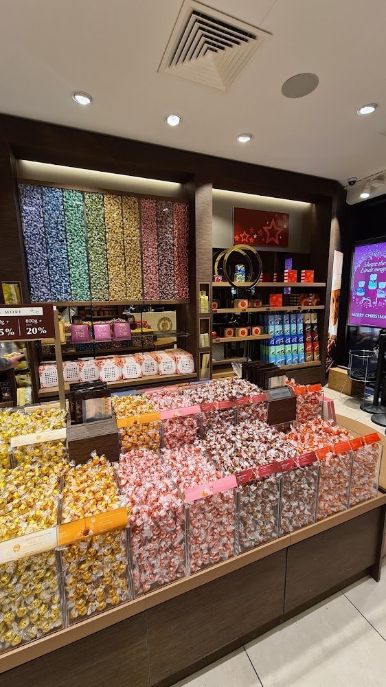 21244 lindt chocolate shop designer outlet 8211 west midlands