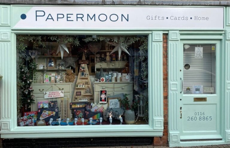 21400 paper moon 768x496