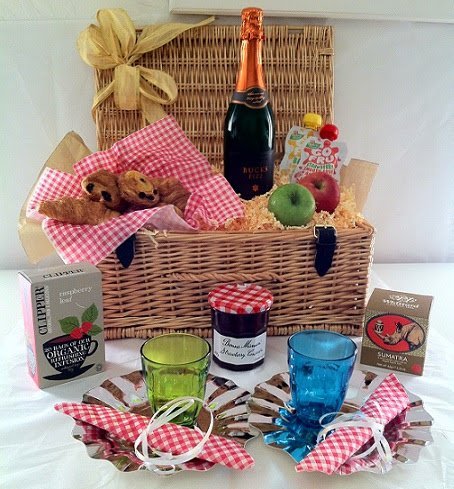 21804 the champagne gift company 1