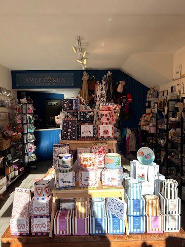 22320 a wee token gift shop 1