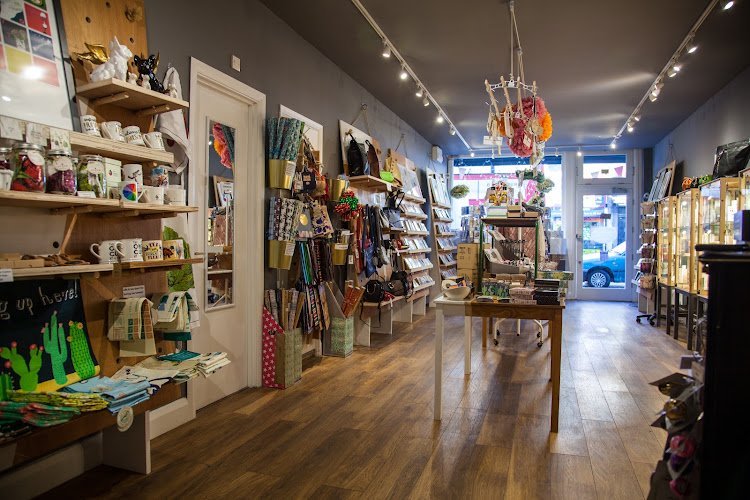22539 pretty shiny shop 8211 finsbury park 1