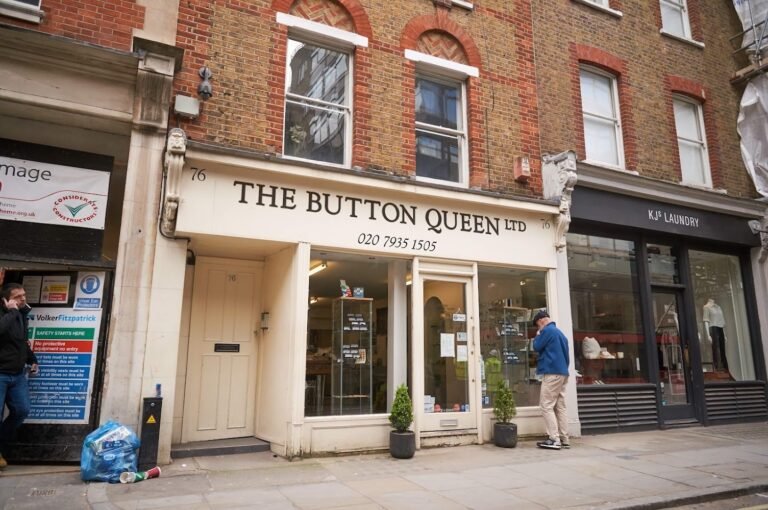 22728 the button queen 768x510