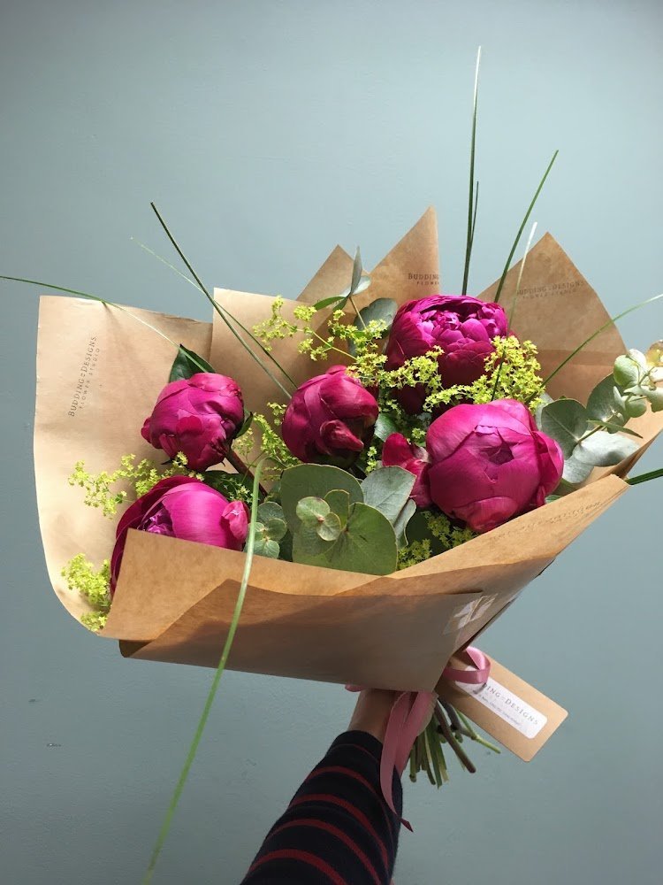 22746 budding designs flower studio